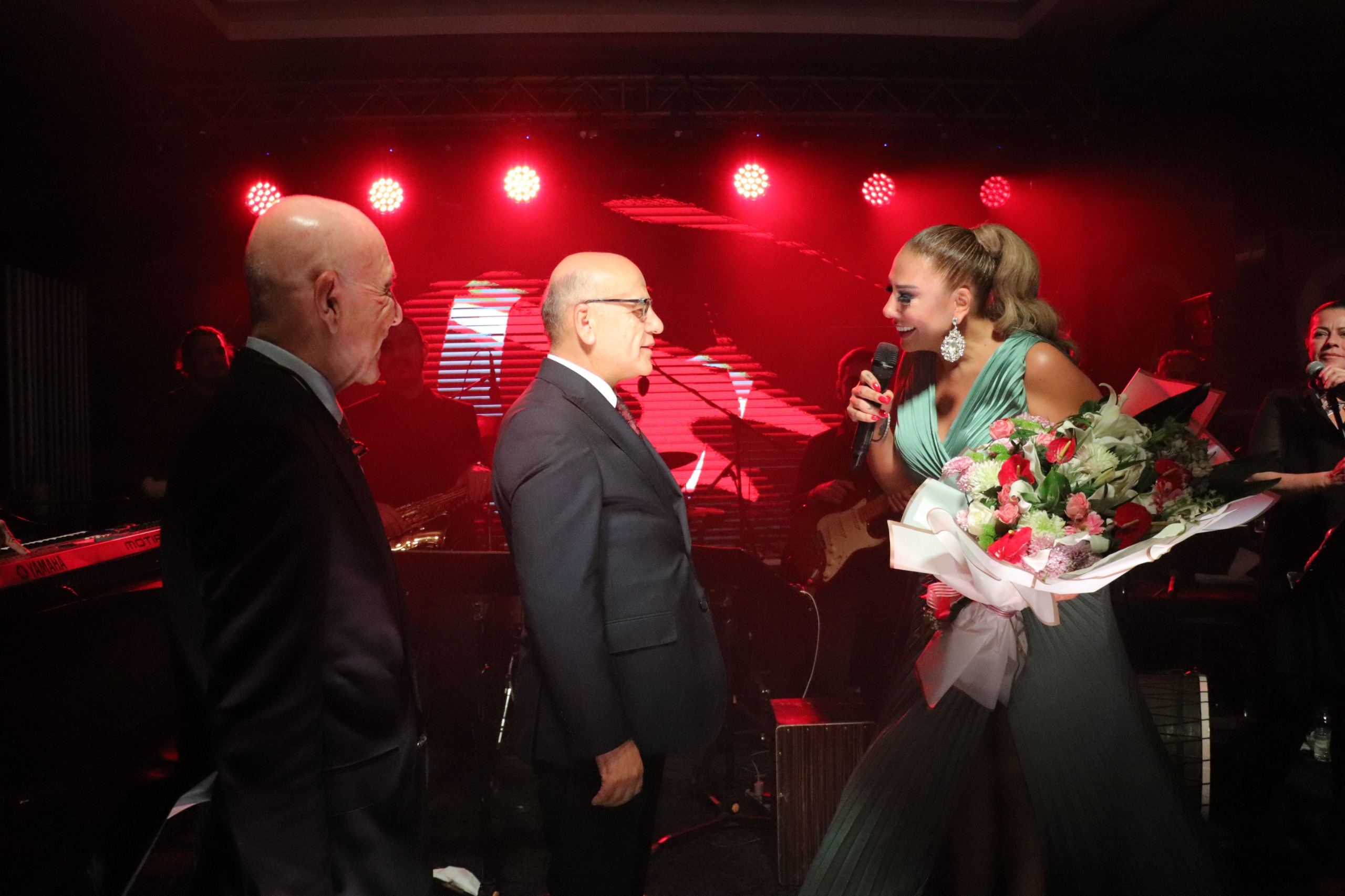 IŞIN KARACA KONSERLERİ 