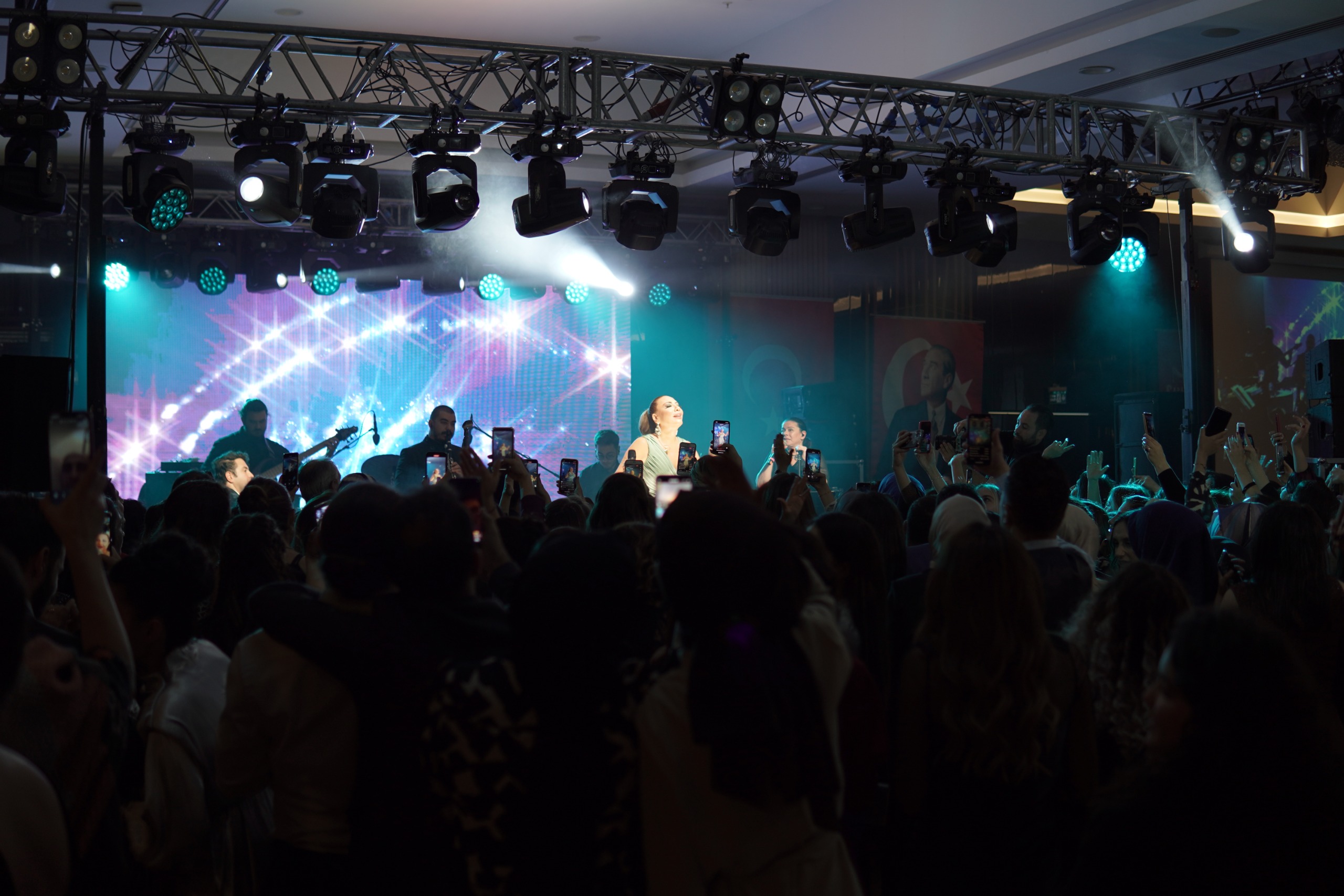 IŞIN KARACA KONSERLERİ 
